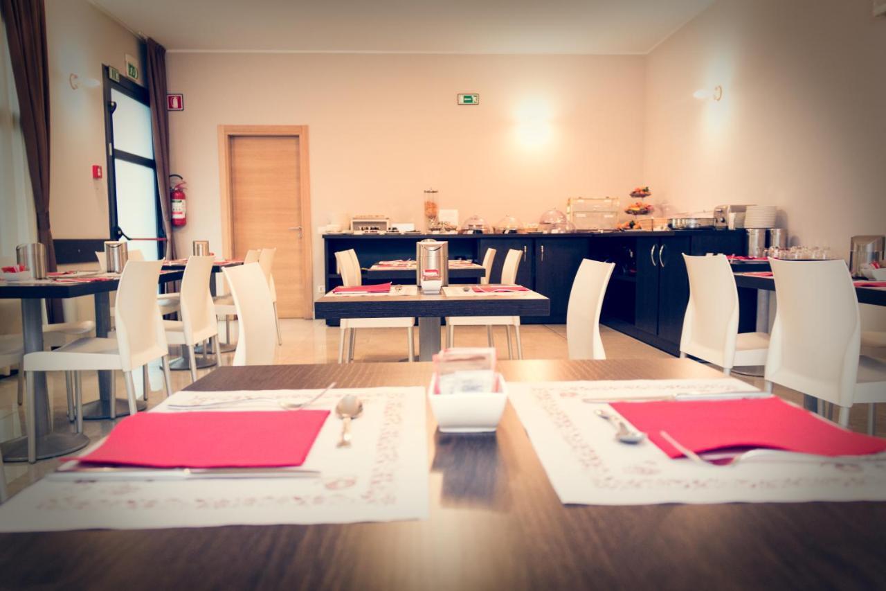 Hotel Don Camillo Brescello Ngoại thất bức ảnh