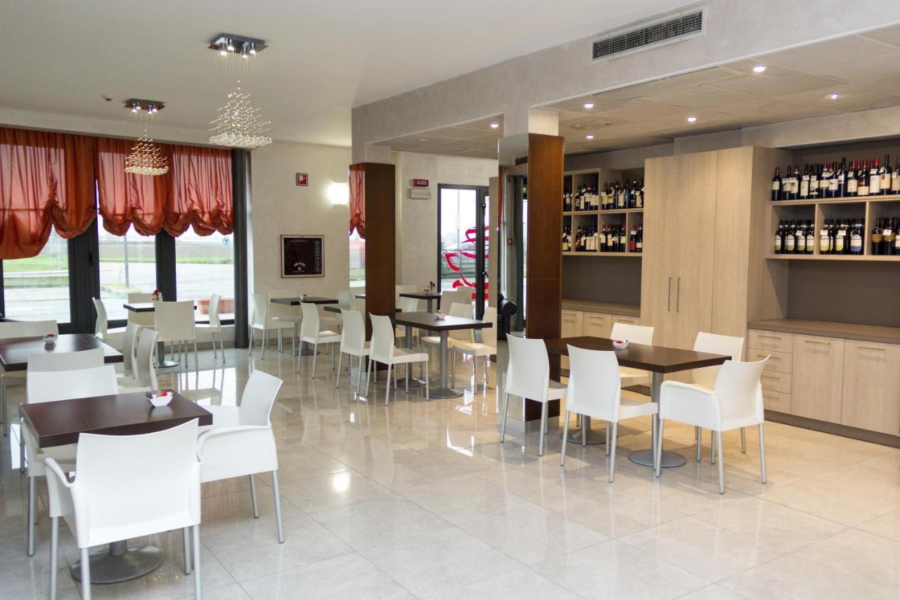 Hotel Don Camillo Brescello Ngoại thất bức ảnh